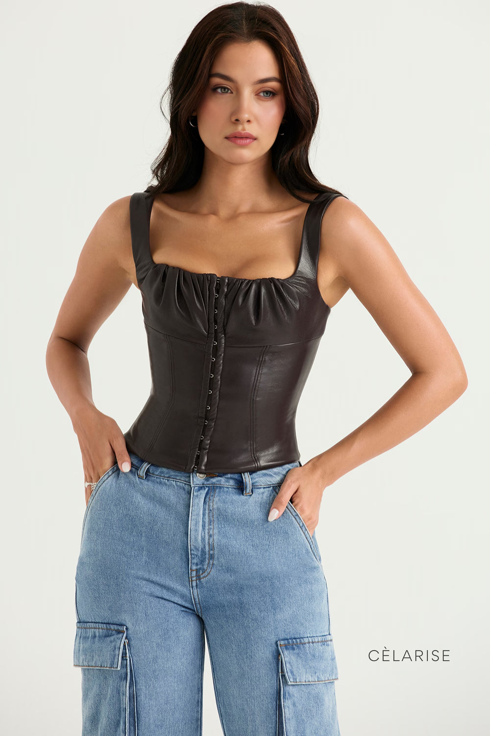 Celarise Elliana Straplez Deri Korse | 721 | 722 | 723 | 724